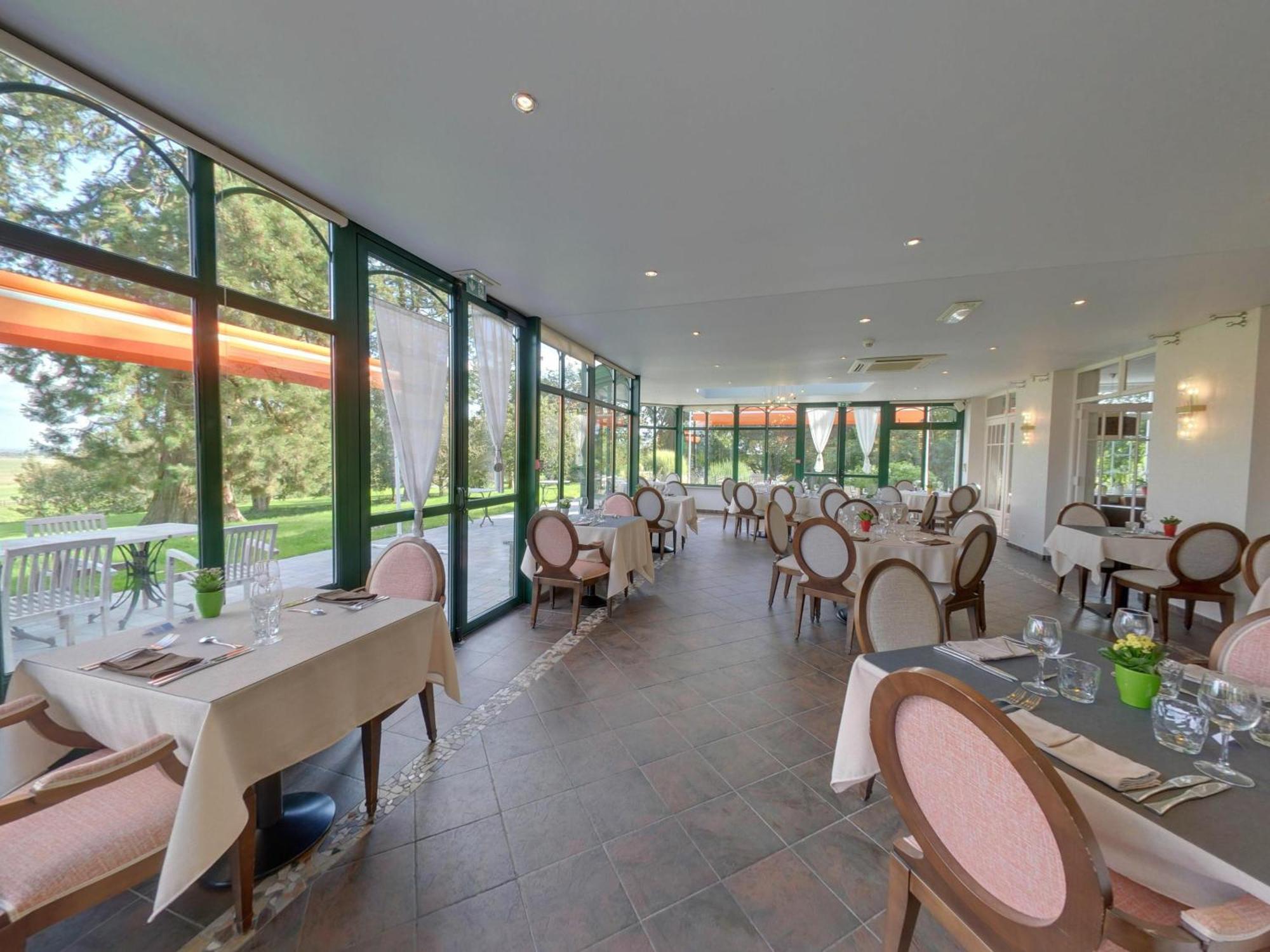 Logis - Hotel Restaurant La Sapiniere Wisques Exteriör bild