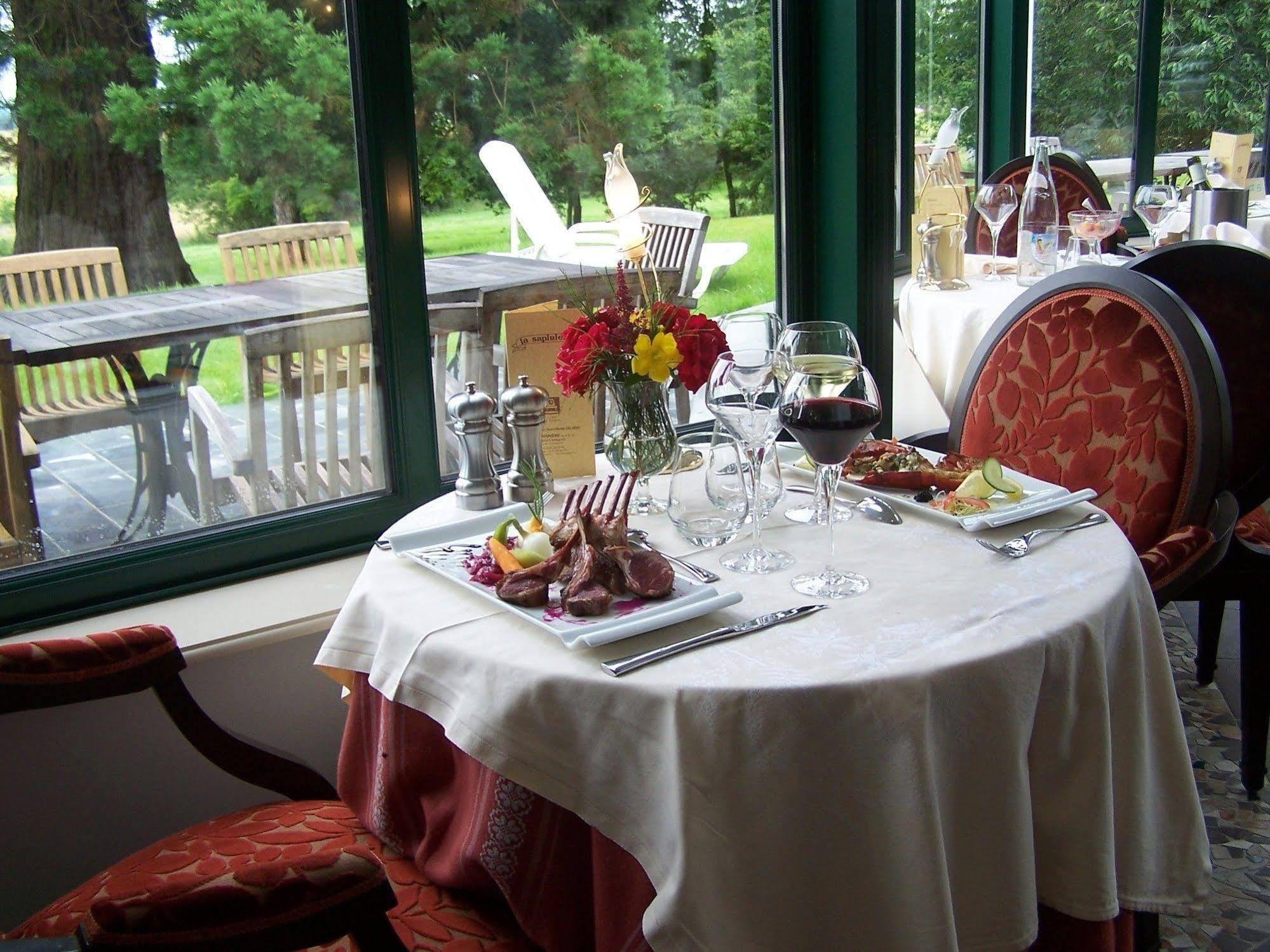 Logis - Hotel Restaurant La Sapiniere Wisques Exteriör bild